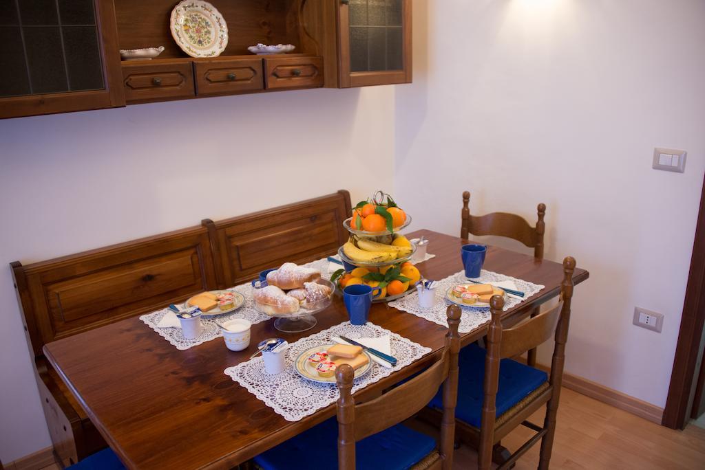 Il Giglio Rosso Apartment Napoli Phòng bức ảnh