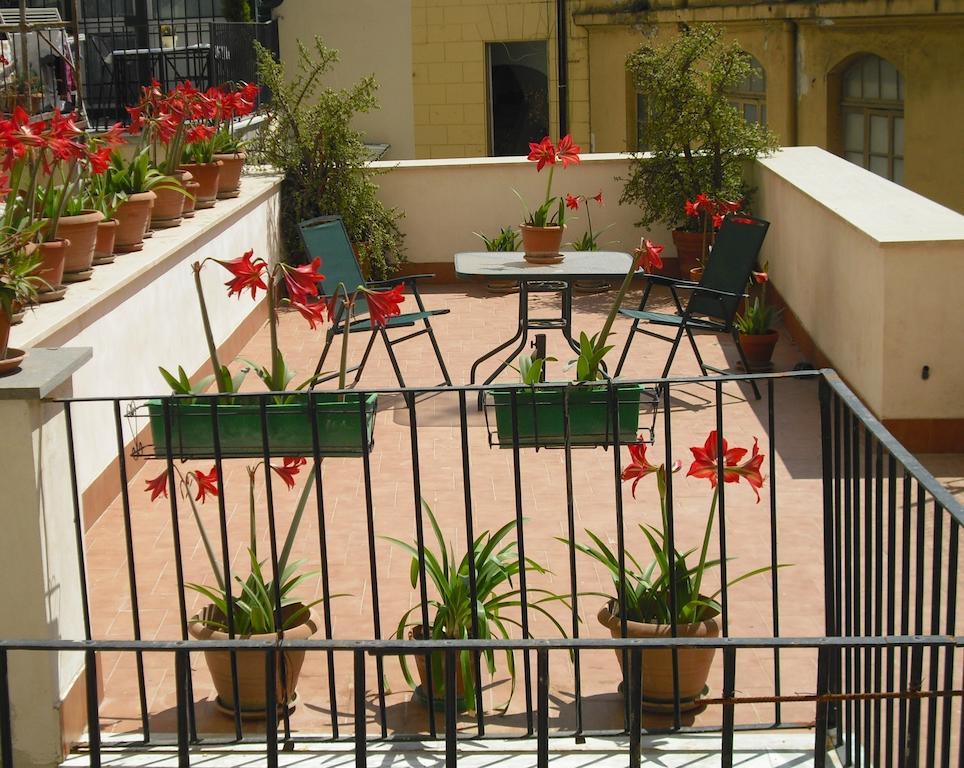Il Giglio Rosso Apartment Napoli Phòng bức ảnh